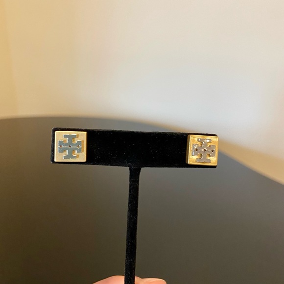 NWT Authentic luxury minimalist Tory Burch Block T Logo Stud Earrings